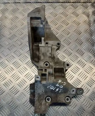 Volkswagen Golf VI Generator/alternator bracket 03L903143K