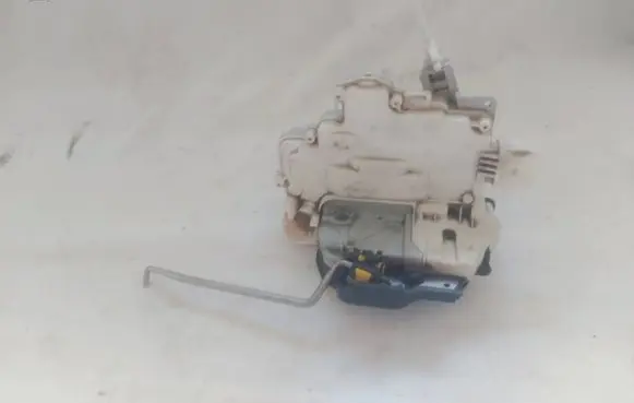 Audi A3 S3 8P Front door lock 4F2837016