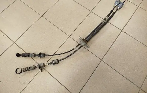 KIA Sportage Gear shift cable linkage 