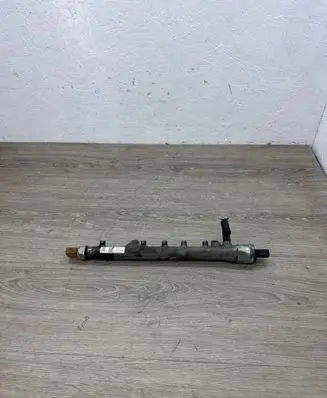 Volkswagen Caddy Fuel pressure regulator 03L130764A 03L130089B 03L906051A