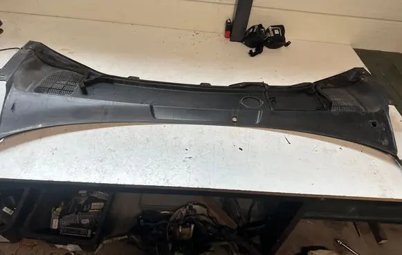 Volvo XC60 Wiper trim