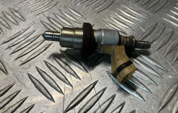 Toyota Avensis T270 Fuel injector 2371026011