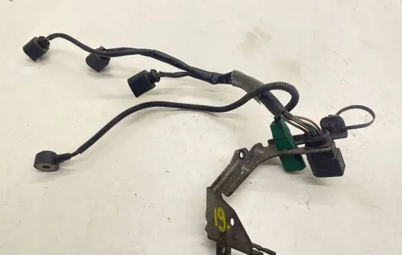 Audi A5 8T 8F Fuel injector wires 06E971627H