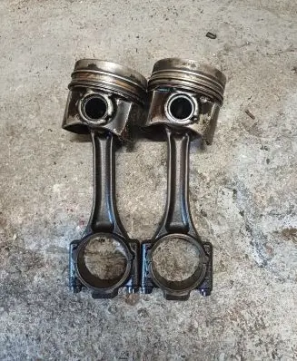 Volkswagen PASSAT B8 Piston with connecting rod
