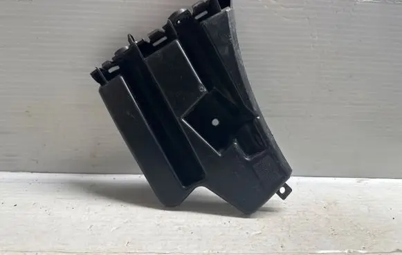 Volvo V60 Front bumper mounting bracket 30796625