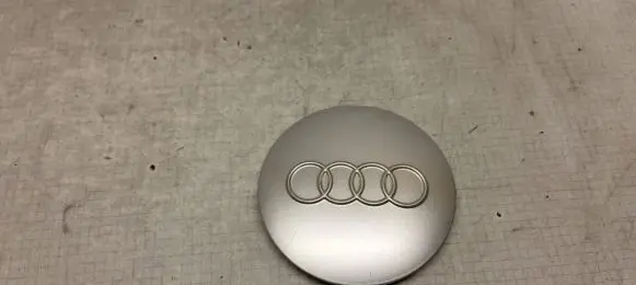 Audi A6 S6 C4 4A Original wheel cap 8D0601165B