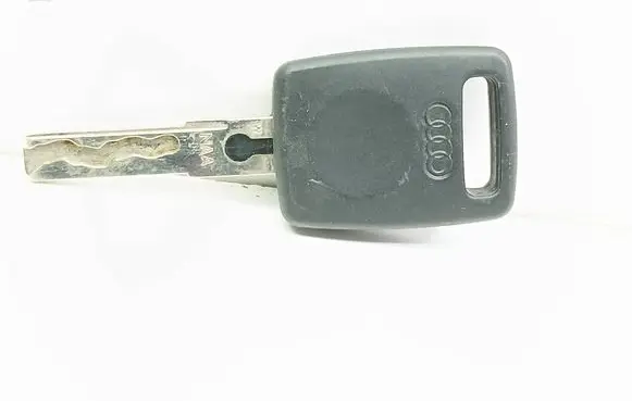 Audi A4 S4 B5 8D Ignition key/card 