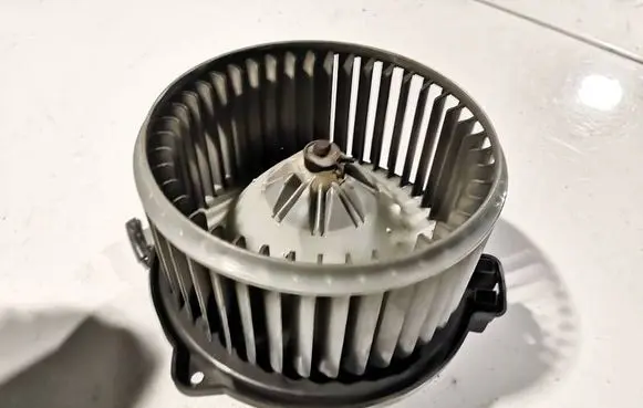 Toyota Corolla E120 E130 Heater fan/blower