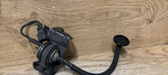 Volvo S70 V70 V70 XC Valve vacuum 1271890