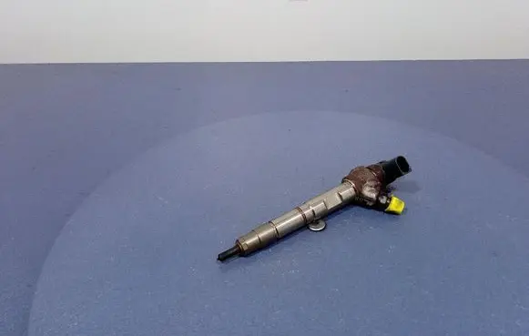 Fuel injector