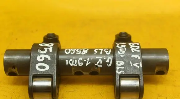 Volkswagen Golf V Camshaft 038443H