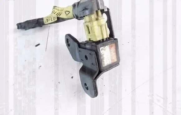 Lexus IS 200-300 Airbag deployment crash/impact sensor