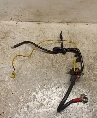 Audi A6 S6 C6 4F Positive cable (battery)