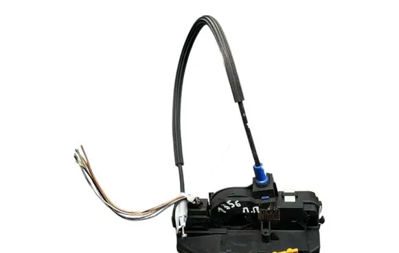 Opel Mokka Rear door lock 3023880