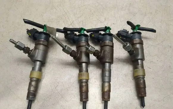 Citroen C4 II Picasso Fuel injectors set 0445110340