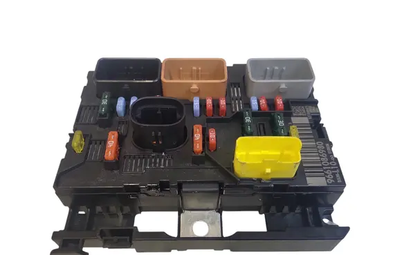 Peugeot 207 Fuse module 9661086980 BSML10