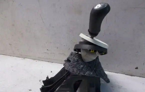 Renault Twingo III Gear shifter/selector WYBIERAKTWINGOIII