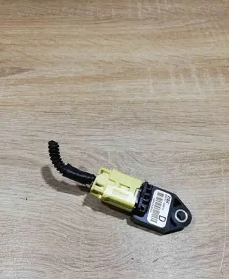 Toyota Corolla Verso AR10 Airbag deployment crash/impact sensor 898310W010