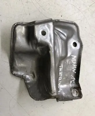 Nissan Qashqai Heat shield in engine bay 