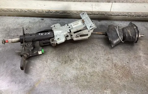 Volvo XC90 Steering wheel axle P30680081 T520303170