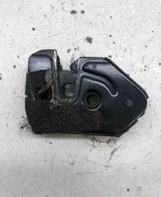 Land Rover Discovery 3 - LR3 Tailgate lock latch 51247016047 CWC500030
