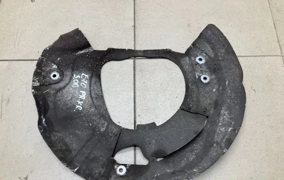 BMW X5 E70 Front brake disc dust cover plate 