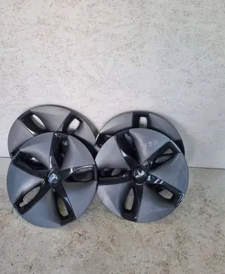 Tesla Model 3 R18 wheel hub/cap/trim 1044231
