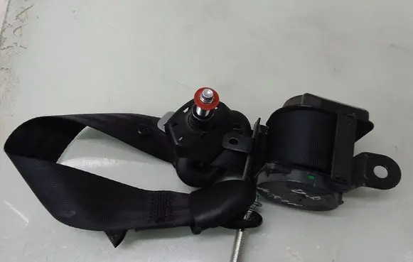 SsangYong Kyron Rear seatbelt 013679