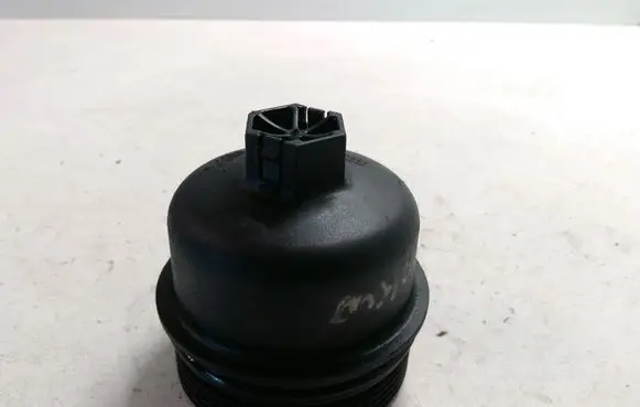 Opel Corsa D Oil filter cover 6790967580