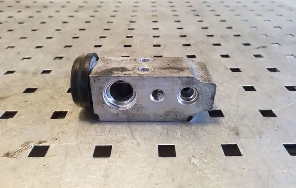 Air conditioning (A/C) expansion valve