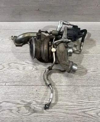 BMW 3 F30 F35 F31 Turbo 7637563 K6T51073 4947719642