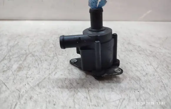 Volvo V40 Electric auxiliary coolant/water pump 31338211