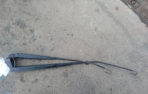 Citroen C3 Front wiper blade arm