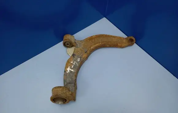 Volkswagen Transporter - Caravelle T5 Front lower control arm/wishbone 7H8407166B