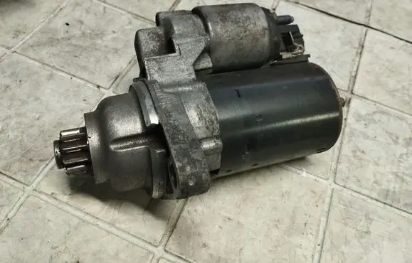Skoda Octavia Mk2 (1Z) Starter motor 0001120408