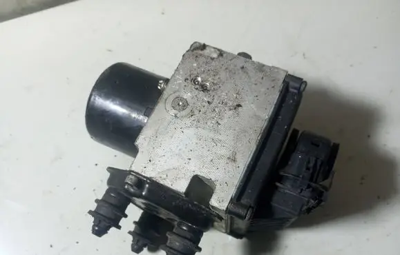 Volkswagen PASSAT B6 ABS Pump 3C0614109J 16431607 16431507E