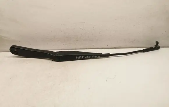 Volvo V50 Front wiper blade arm