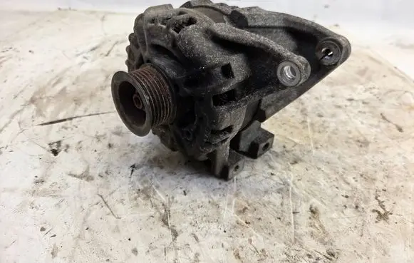 Opel Insignia A Generator/alternator 39007852