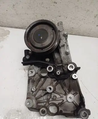 Opel Insignia B Water pump 55501353