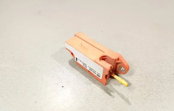 Hyundai Santa Fe Airbag deployment crash/impact sensor 9592026000 93D0002N57J 5WK42935