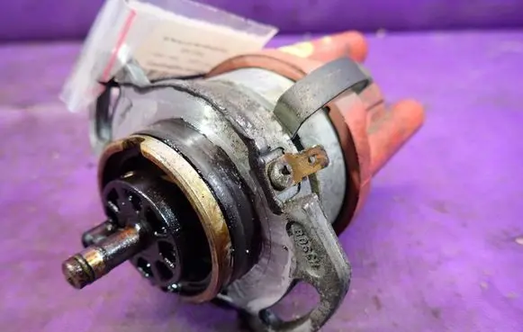 Volkswagen Lupo Spark distributor 030906205AB
