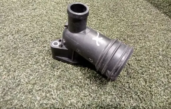 Mercedes-Benz S W222 Engine coolant pipe/hose A6422001156