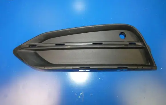 Volvo S90, V90 Front bumper lower grill 31425446