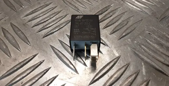 Audi A4 S4 B8 8K Other relay 95VW10K705EA 7M0951253C