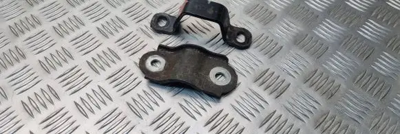 Honda FR-V Steering rack mounting bracket 
