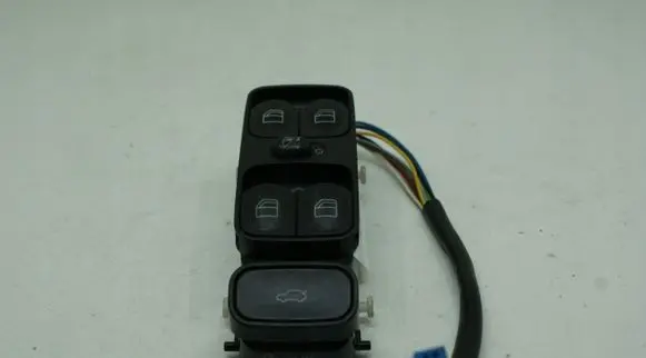 Mercedes-Benz C W203 Electric window control switch A2038210679