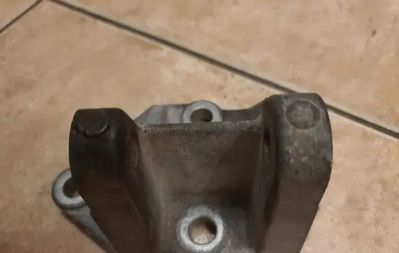 Mazda Premacy Generator/alternator bracket P019