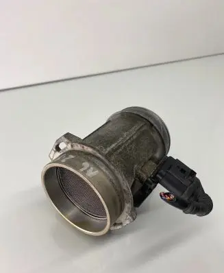Audi A6 S6 C5 4B Mass air flow meter 059906461D AFH7025C