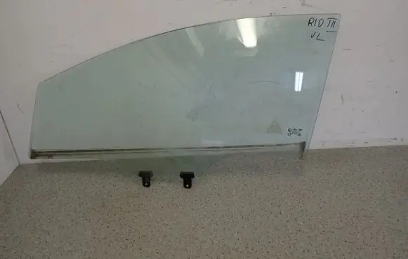 KIA Rio Sliding door window/glass 