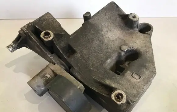 BMW 5 E39 A/C compressor mount bracket 